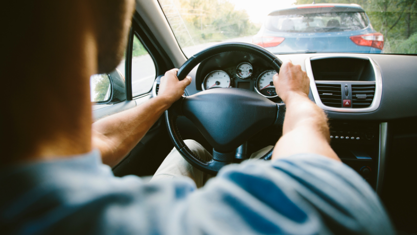 Entenda com David do Prado como aplicativos e tecnologia estão moldando o futuro automotivo.