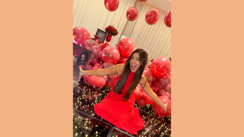 Jaque Sobrinho celebra 10 anos de conteúdo inspirador com live e apoio da Non Stop.