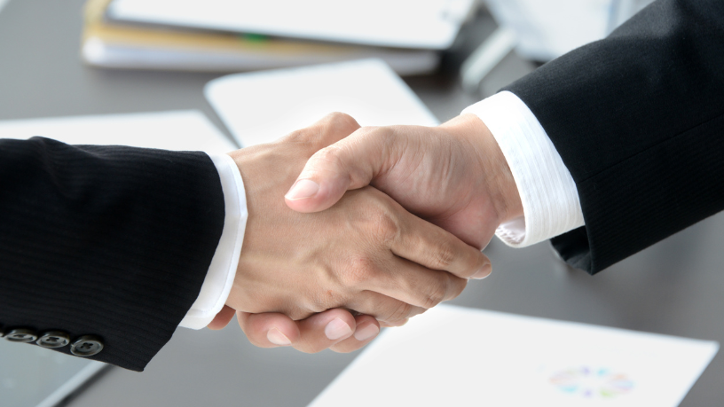 Para Alex Nabuco dos Santos, entender taxas extras no aluguel evita surpresas e protege o fluxo financeiro.