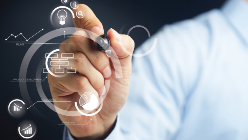 Como alinhar estratégia e execução quando tudo depende do líder é o ponto de partida da análise de Alfredo Moreira Filho sobre decisões que realmente geram resultado.