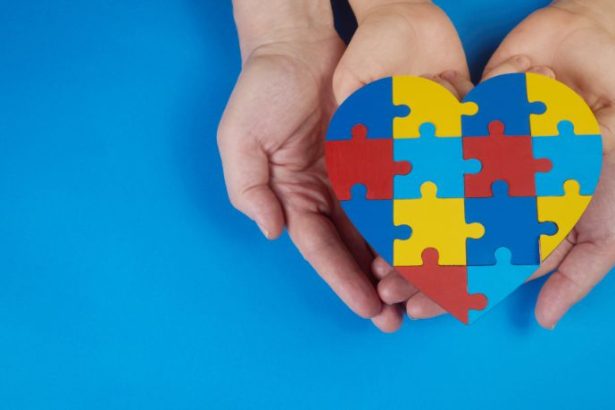 Como a Infraestrutura Urbana Inclusiva e a Saúde Acessível Redefinem a Qualidade de Vida no Autismo
