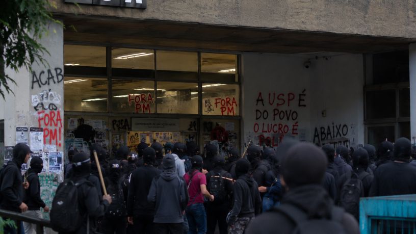 Invasão da USP por Estudantes Encapuzados: O Que o Episódio Revela Sobre a Crise na Universidade Pública