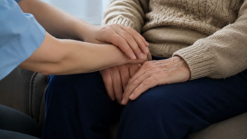 Dois Anos da Lei do Alzheimer no Brasil: O Que Mudou e O Que Ainda Precisa Avançar